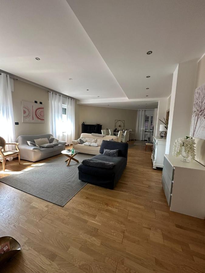 Luxury Center Appartment Novi Ligure Exterior photo